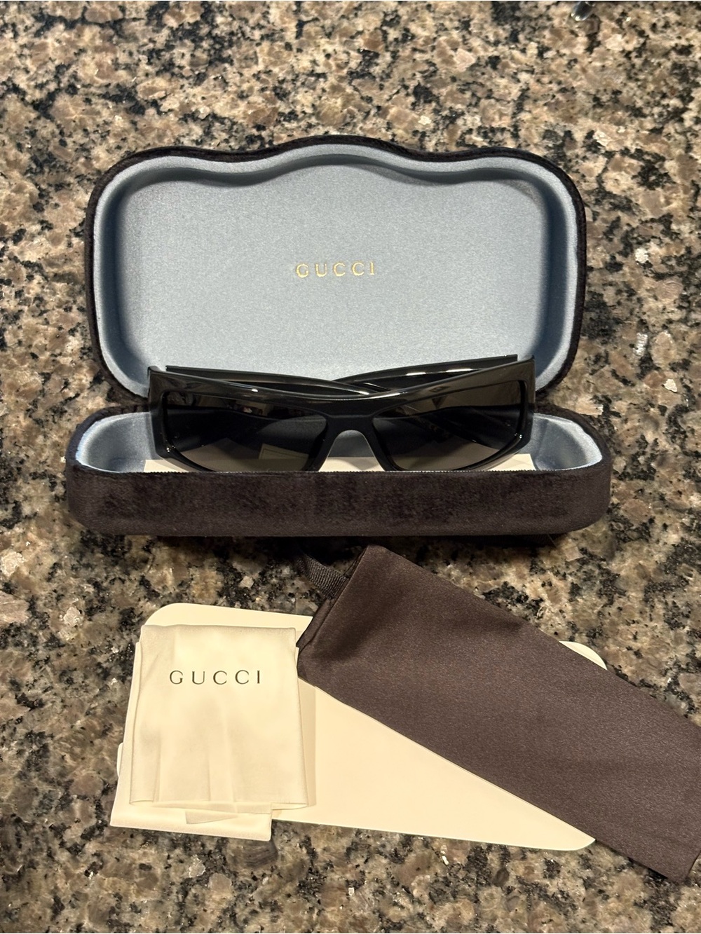 Gucci Mens Black Rectangular Sunglasses With Case and Accessories GG1492S